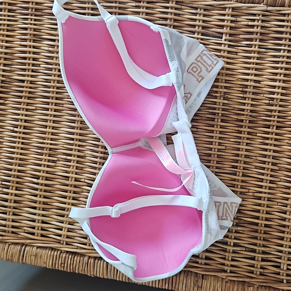 Victoria's Secret/Pink Wireless Bra Set - Picture 6 of 7